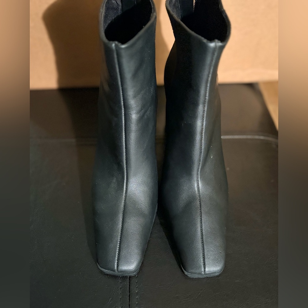 Mango (MNG) Black Square Toe Ankle Boots – Size EU 35 / US 5